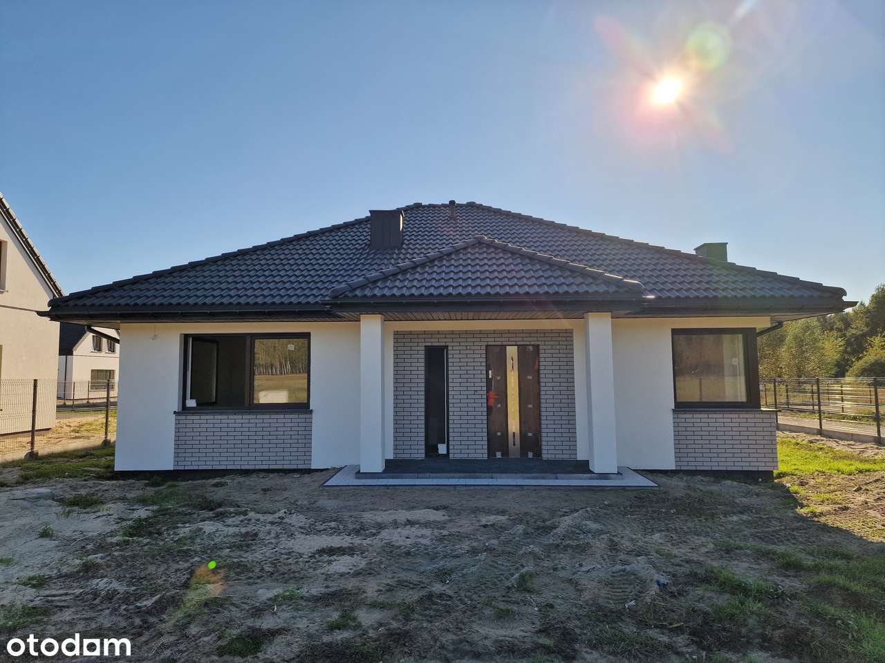 Nowoczesny Dom Wolnostojący-0