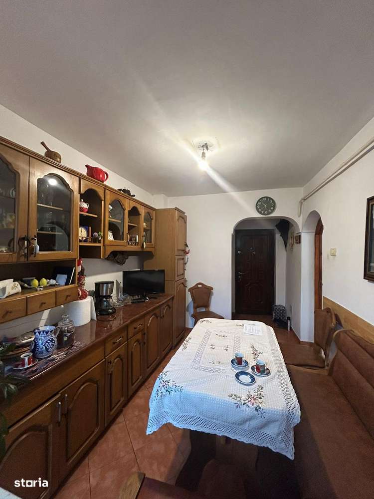 Apartament 3 camere -Zona Sud  - etaj 4/4 - 68 mp - Imagine principală: 4/8
