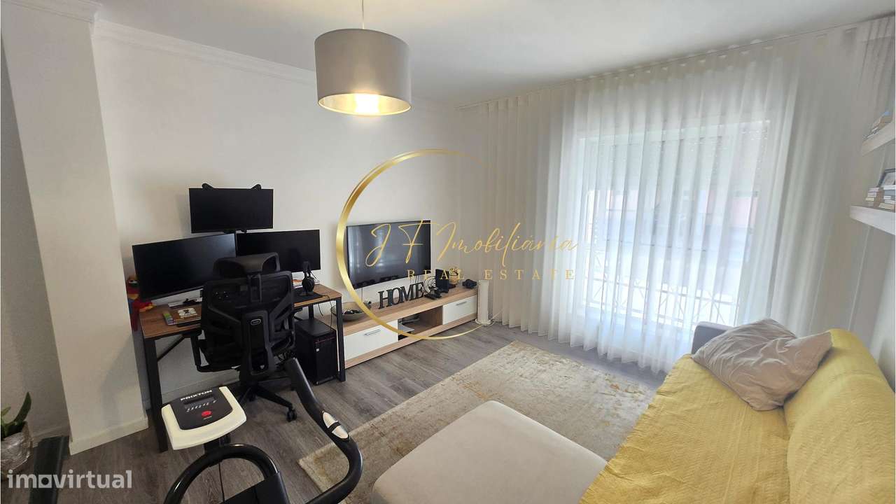 Apartamento T2 em Azurva com garagem-10
