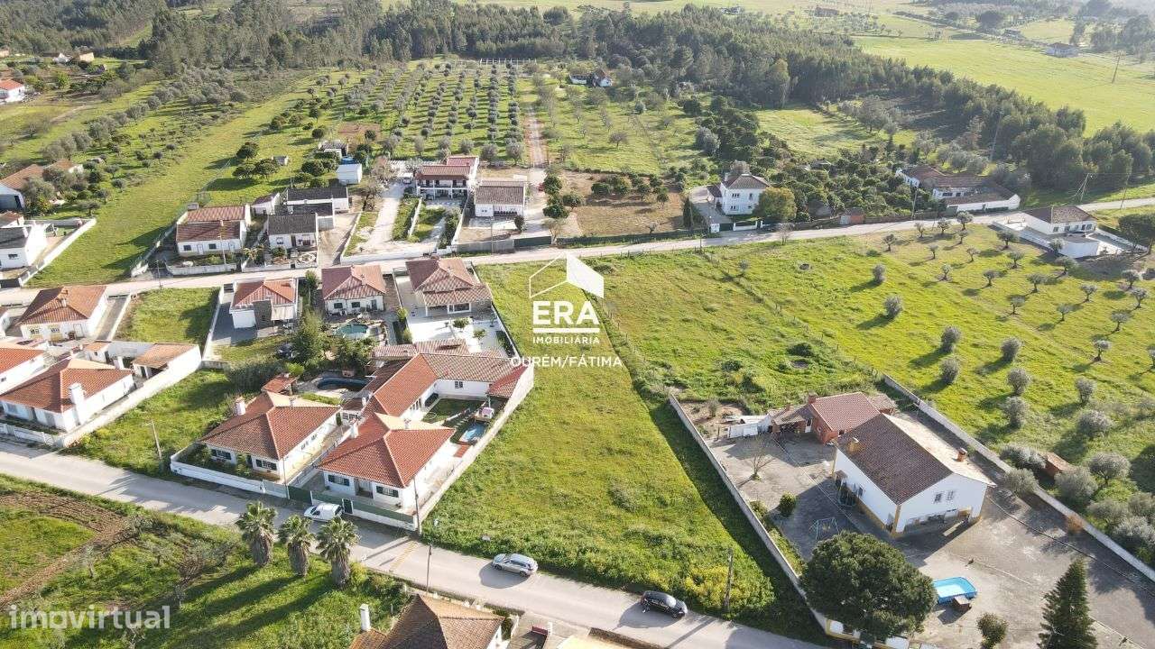 Lote localizado perto de Torres Novas - Grande imagem: 2/21