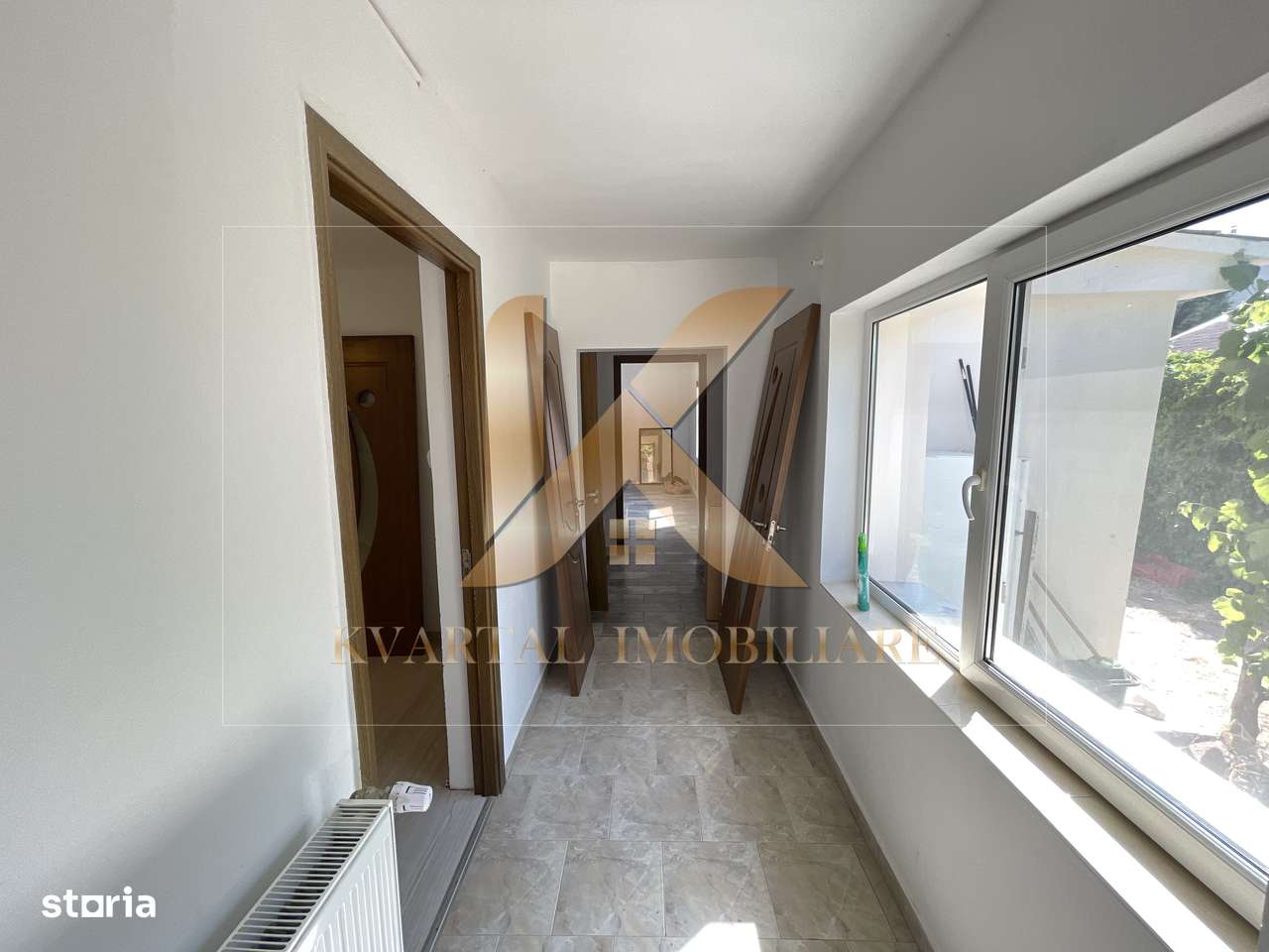 Casa individuală renovată 2 camere, 300mp teren. Zona Aradul Nou! - Imagine principală: 4/10