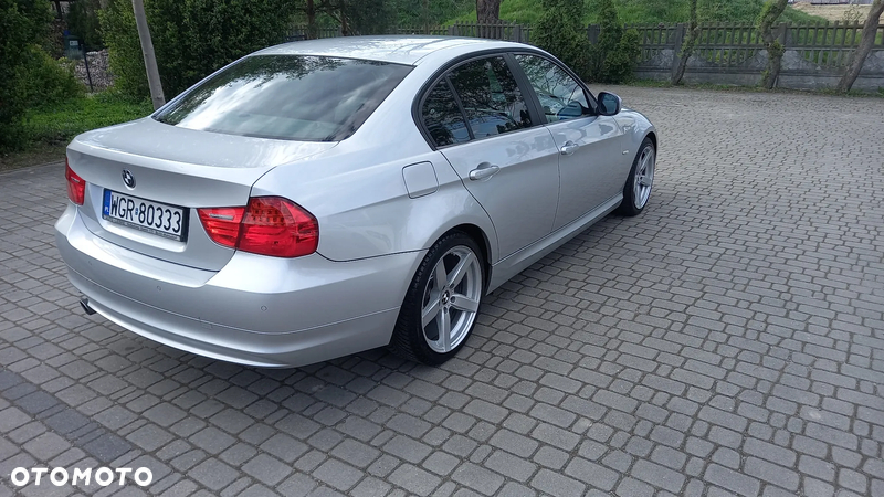 BMW Seria 3 320i - 3