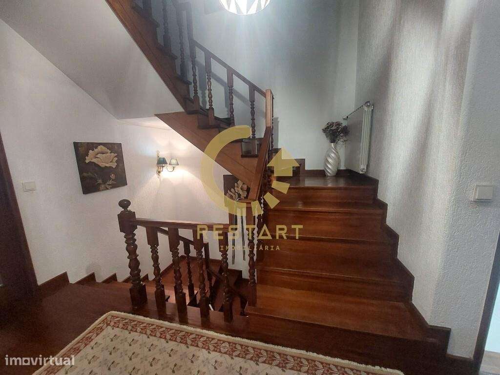 Moradia T4 geminada de 3 frentes em Baguim do Monte, Gondomar-19