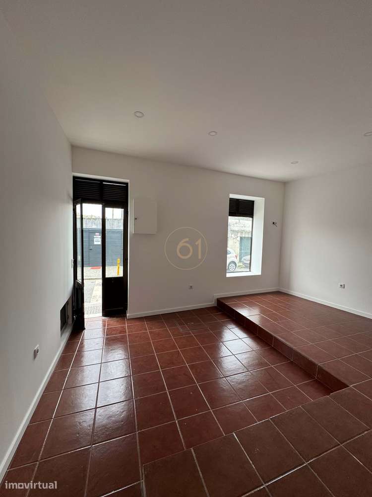 Espaço comercial para arrendamento junto ao cruzamento da Areosa - Grande imagem: 4/9