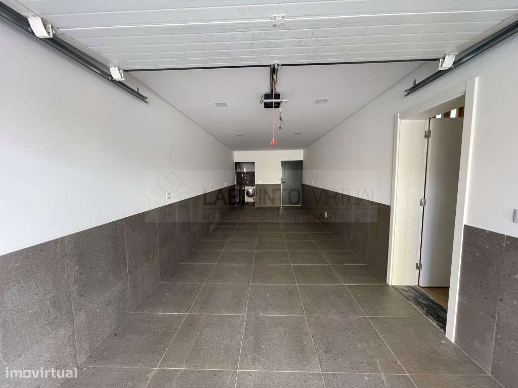 Vende-se Moradias T4 em Condomínio privado, no Fanqueiro - Loures-27