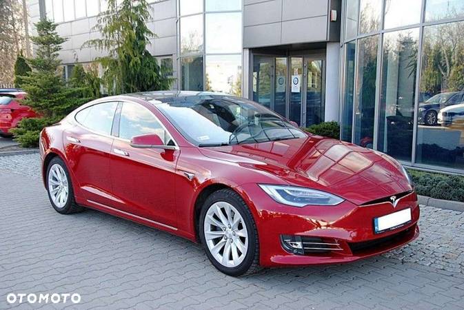 Tesla Model S - 6