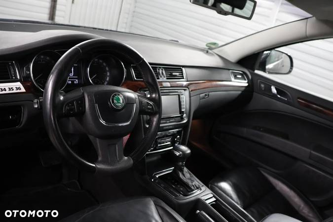 Skoda Superb 2.0 TDI DSG Exclusive - 6