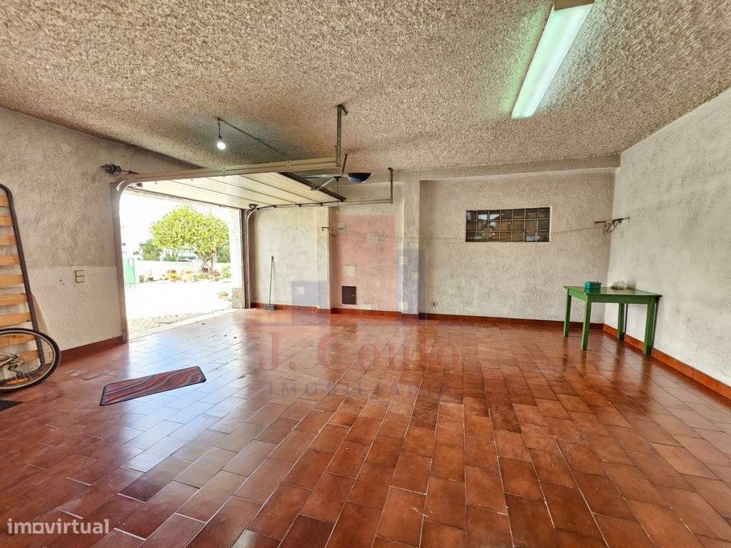 Moradia Geminada V5 - Espaço, Conforto e Qualidade de Vida em Calda...-43