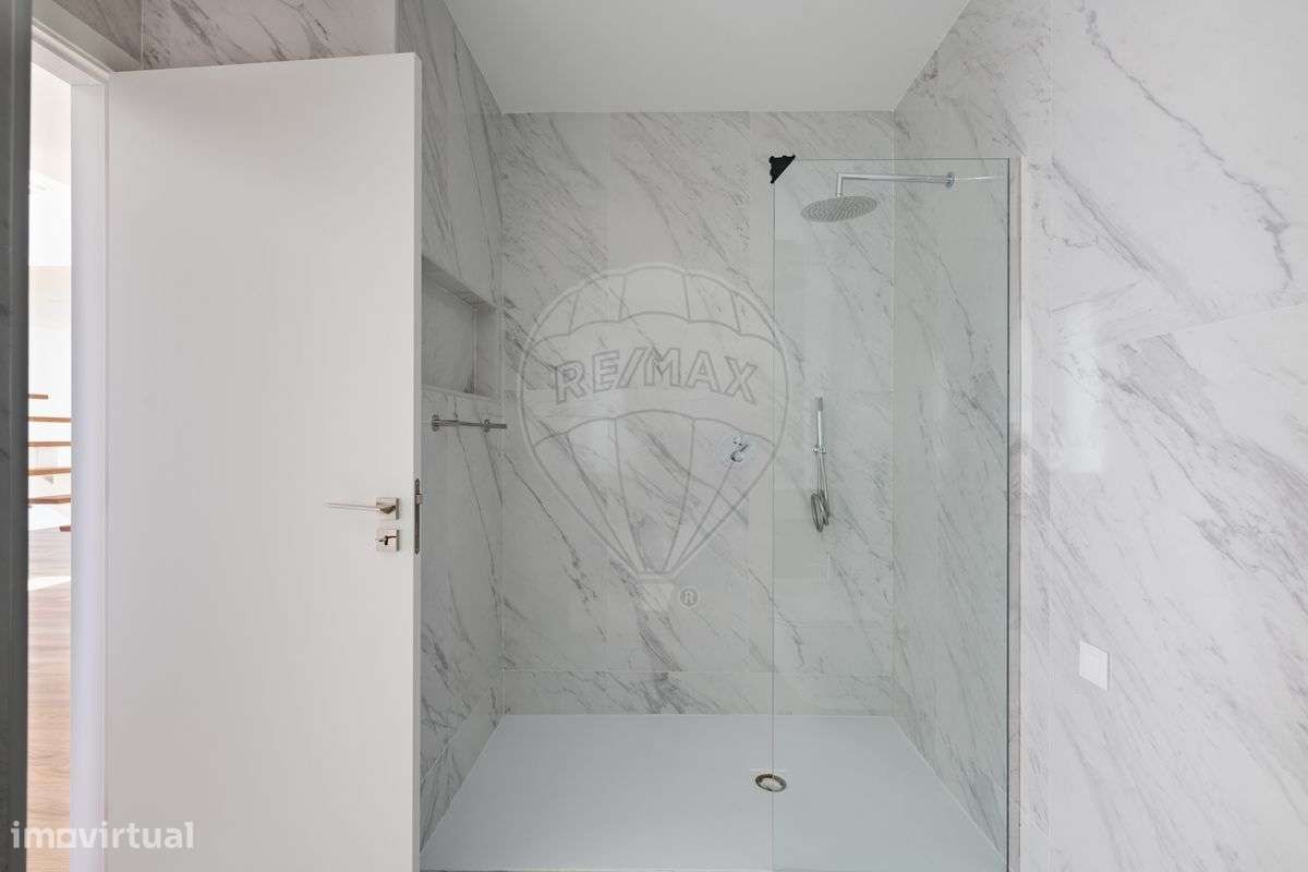 Moradia T4 para venda-33