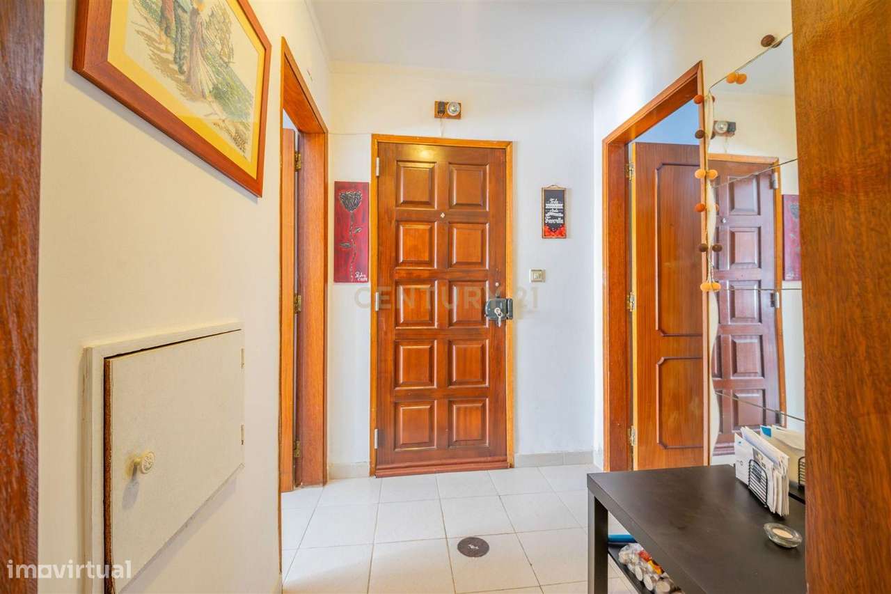 T3 com terraço no coração de Olhão-16