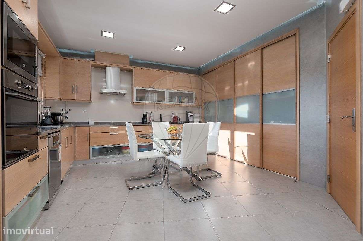 Moradia T4 para venda-13