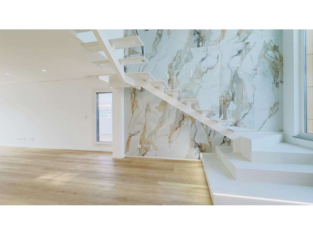 Moradia T4 com piscina - Quintinhas-9