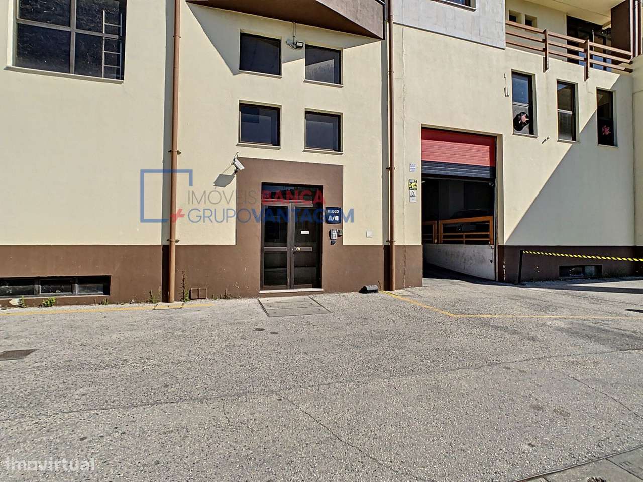 Escritório com 300m2 em Condomínio Fechado com Segurança 24 horas e... - Grande imagem: 3/23