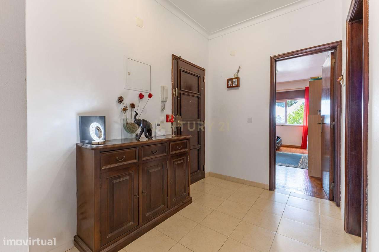 Apartamento T3 em Amora, Seixal-11