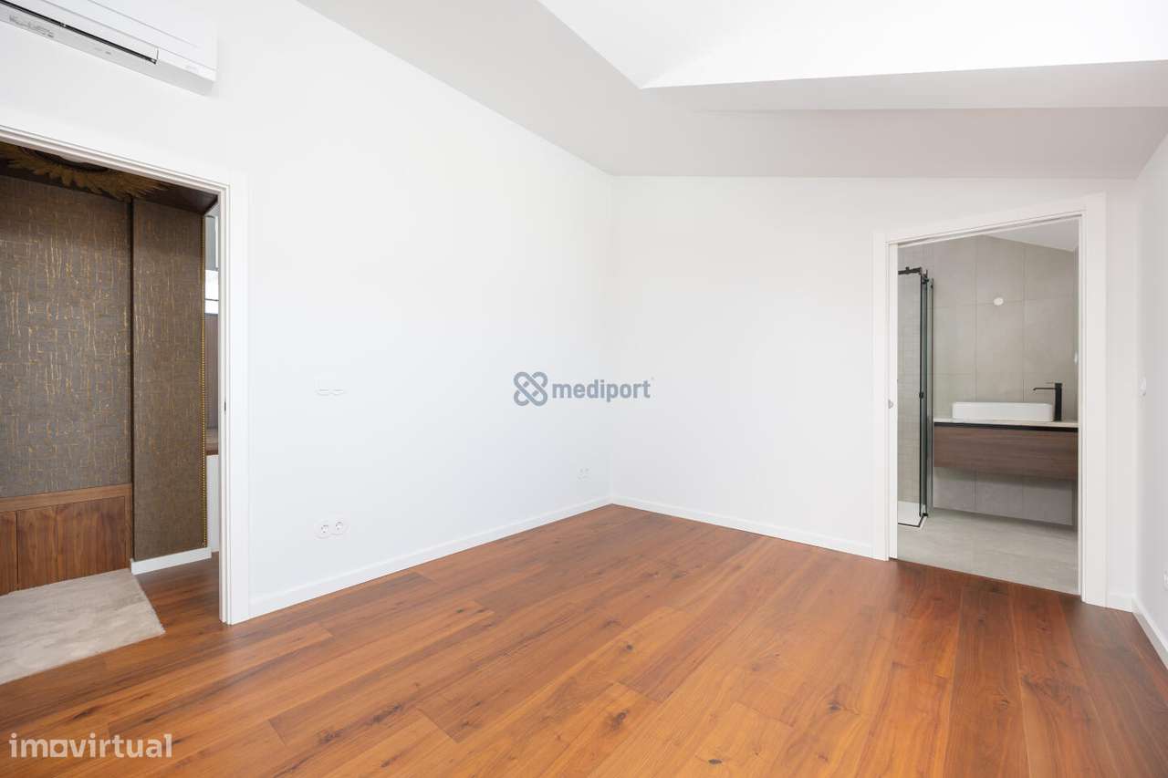 APARTAMENTO T3 JUNTO AO CASTELO LEIRIA - FACÇÃO E-12