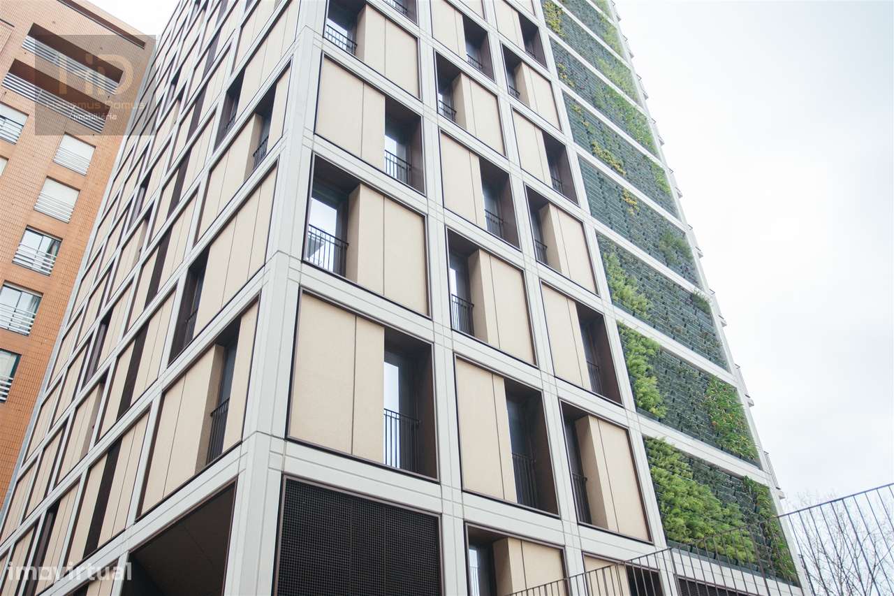 Apartamento T4 com vistas de mar e rio-33