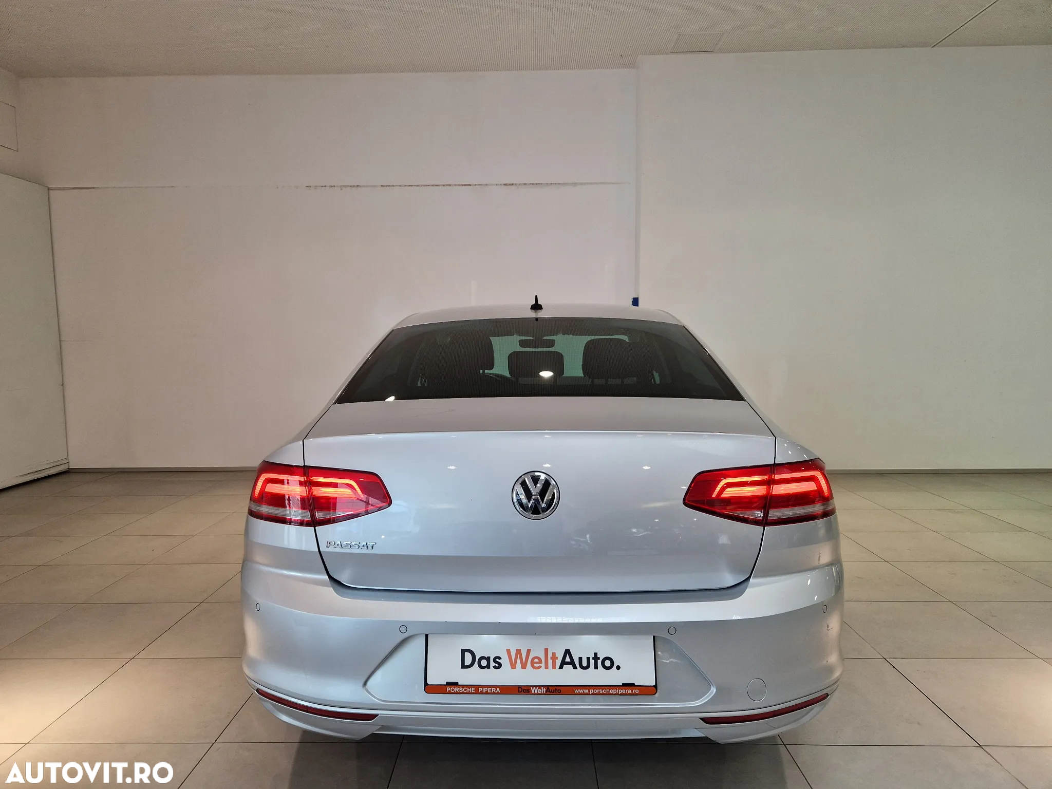 Volkswagen Passat 2.0 TDI DSG Comfortline - 8