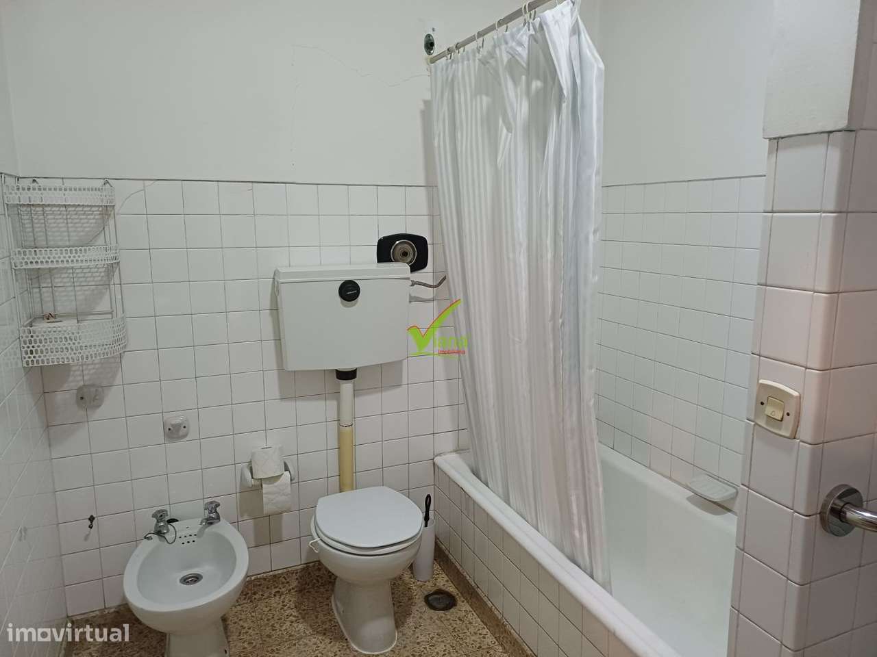 T. 3 a 50 metros da Praça do Almada-24