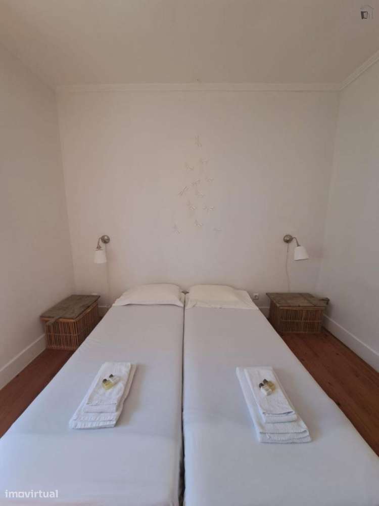 Quarto - localizado em Alameda Lisbon - Grande imagem: 3/29