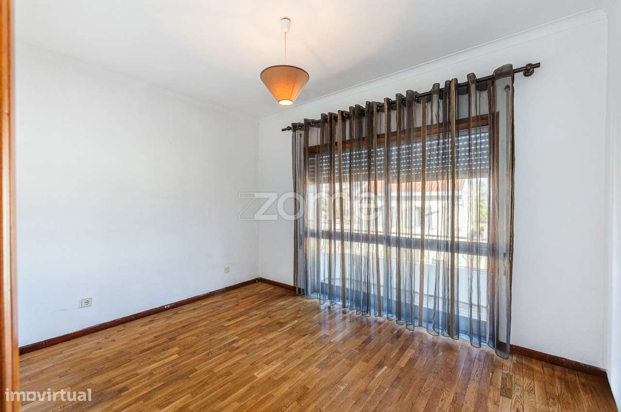 Apartamento T3 em Ermesinde com garagem Box-21