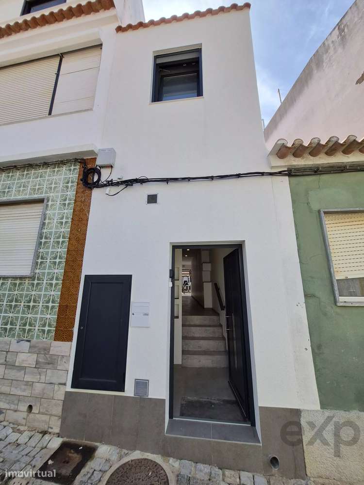 Casa nova, 2 quartos, amplo pátio, centro de Alvor-16