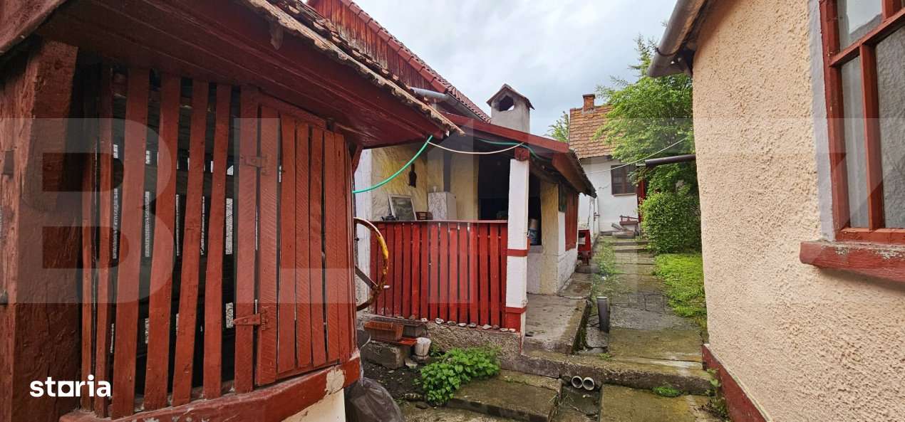 Casa traditionala din lemn, cu teren de 600 mp. - Bodoc - Imagine principală: 2/8