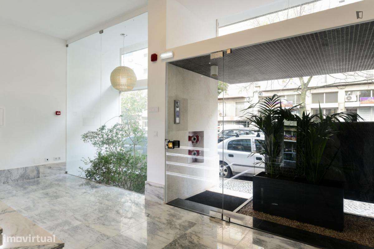 Residência com 27 quartos - localizado em Entrecampos Lisbon - Grande imagem: 4/10