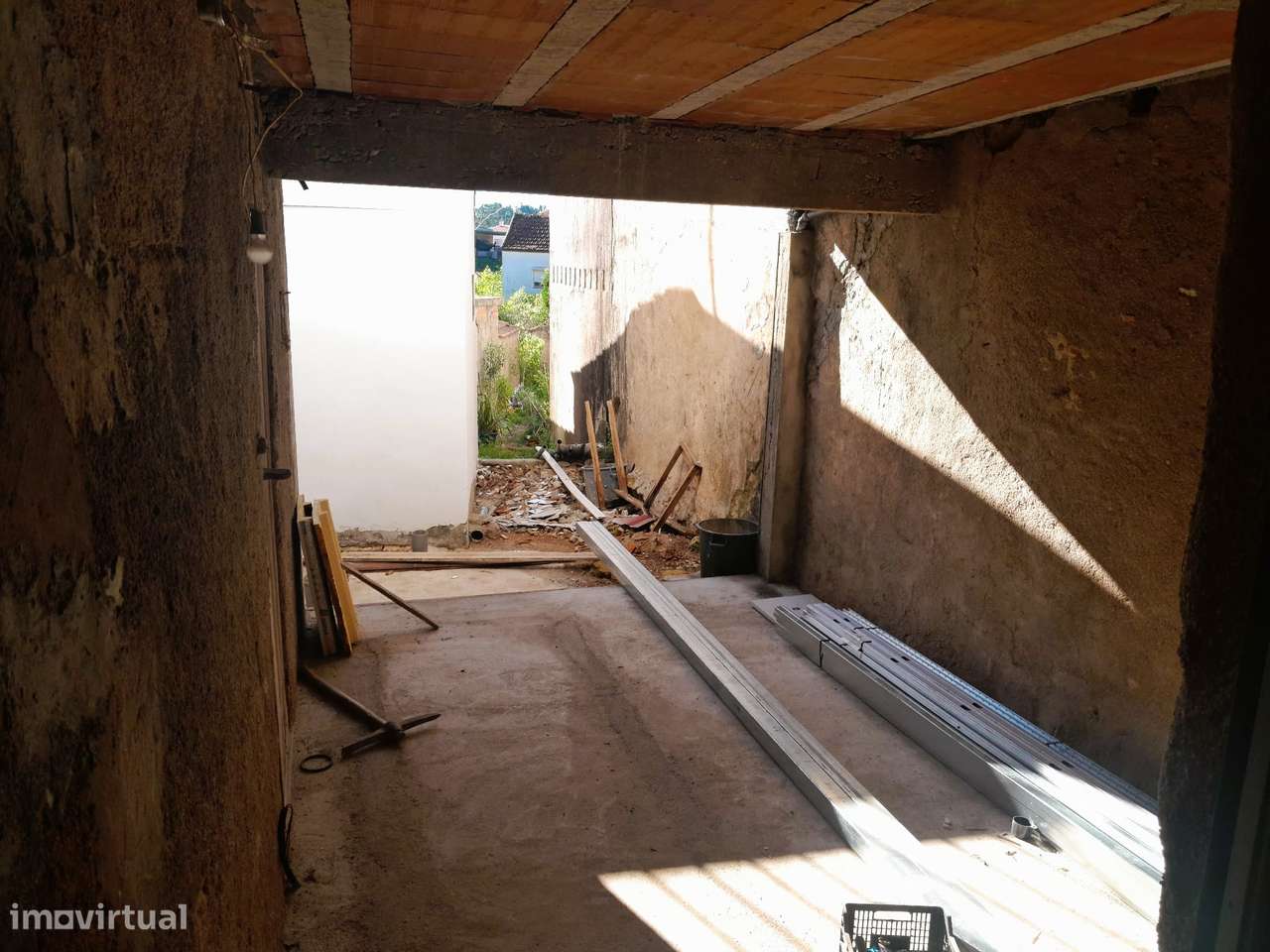 Moradia T3 com Garagem em Remodelação – Anaguéis, Coimbra-19