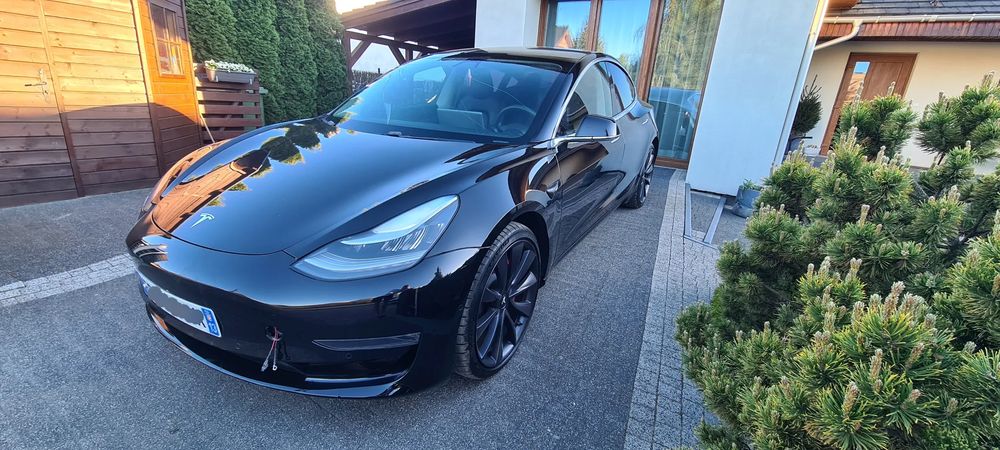 Tesla Model 3 2020