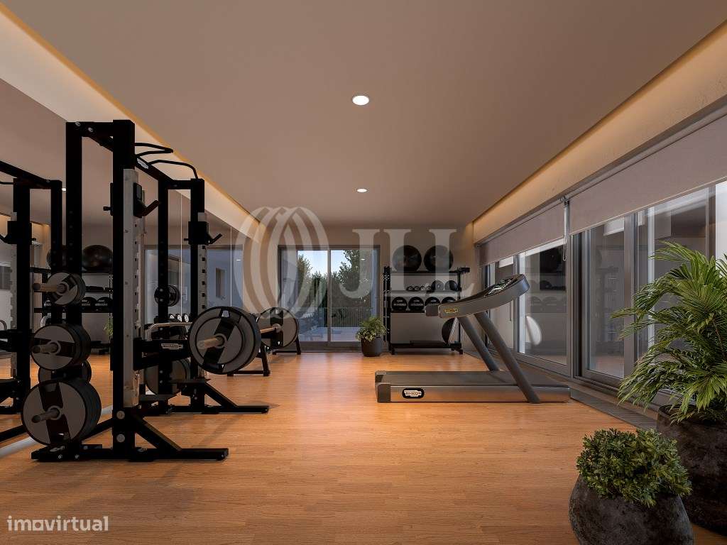 Moradia T5 com jardim e piscina em Queijas Oeiras-16