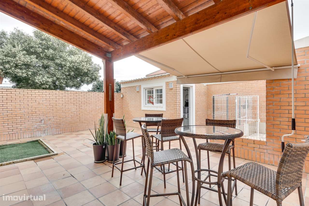 Moradia Premium T4 com Sótão, Ginásio, Garagem e Excelentes Áreas | Mo-58