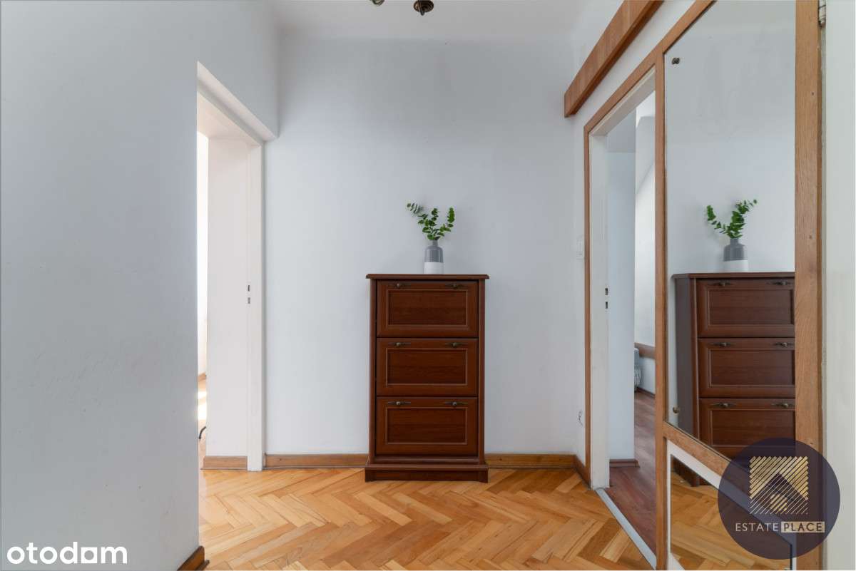 Trójstronne mieszkanie w zadbanej Kamienicy-13