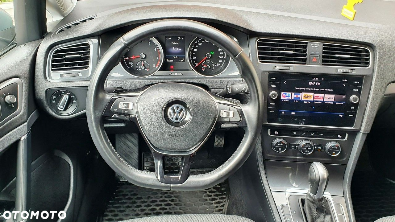 Volkswagen Golf - 20