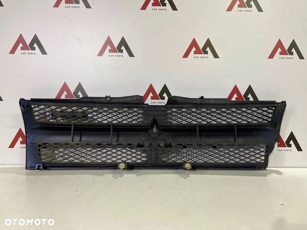 Grill atrapa chłodnicy Mitsubishi Pajero Pinin uszkodzony - 4