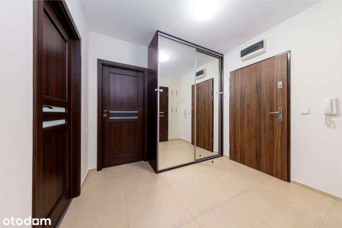 Wygoda, taras i świetna lokalizacja!-10