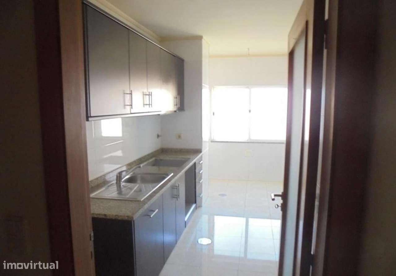 Apartamento T2 em Canelas | Atualmente ocupado - Grande imagem: 5/20