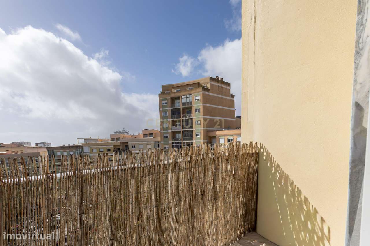 Apartamento T2 Remodelado - Setúbal-11