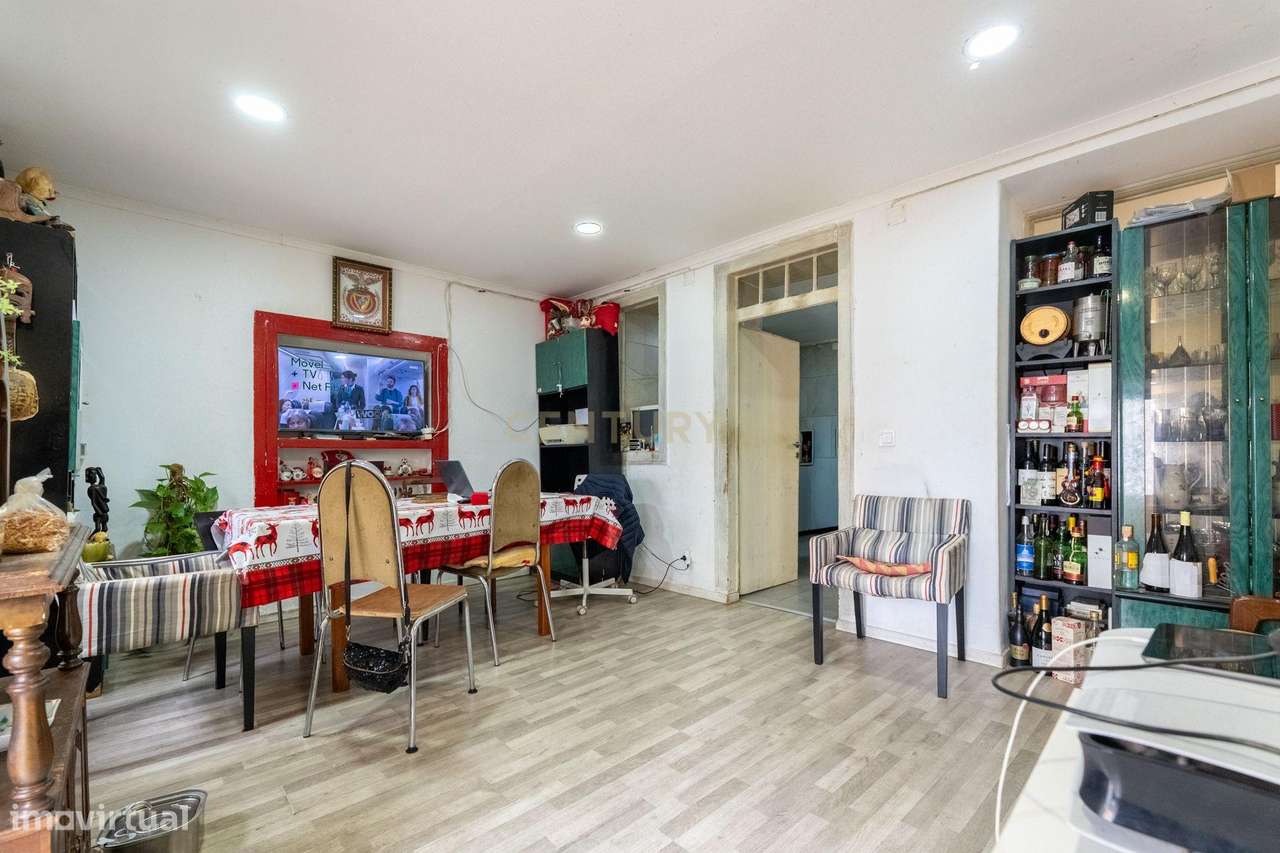 T2 com Terraço de 100 m² no Centro de Lisboa | Elevado Potencial de Va - Grande imagem: 4/25