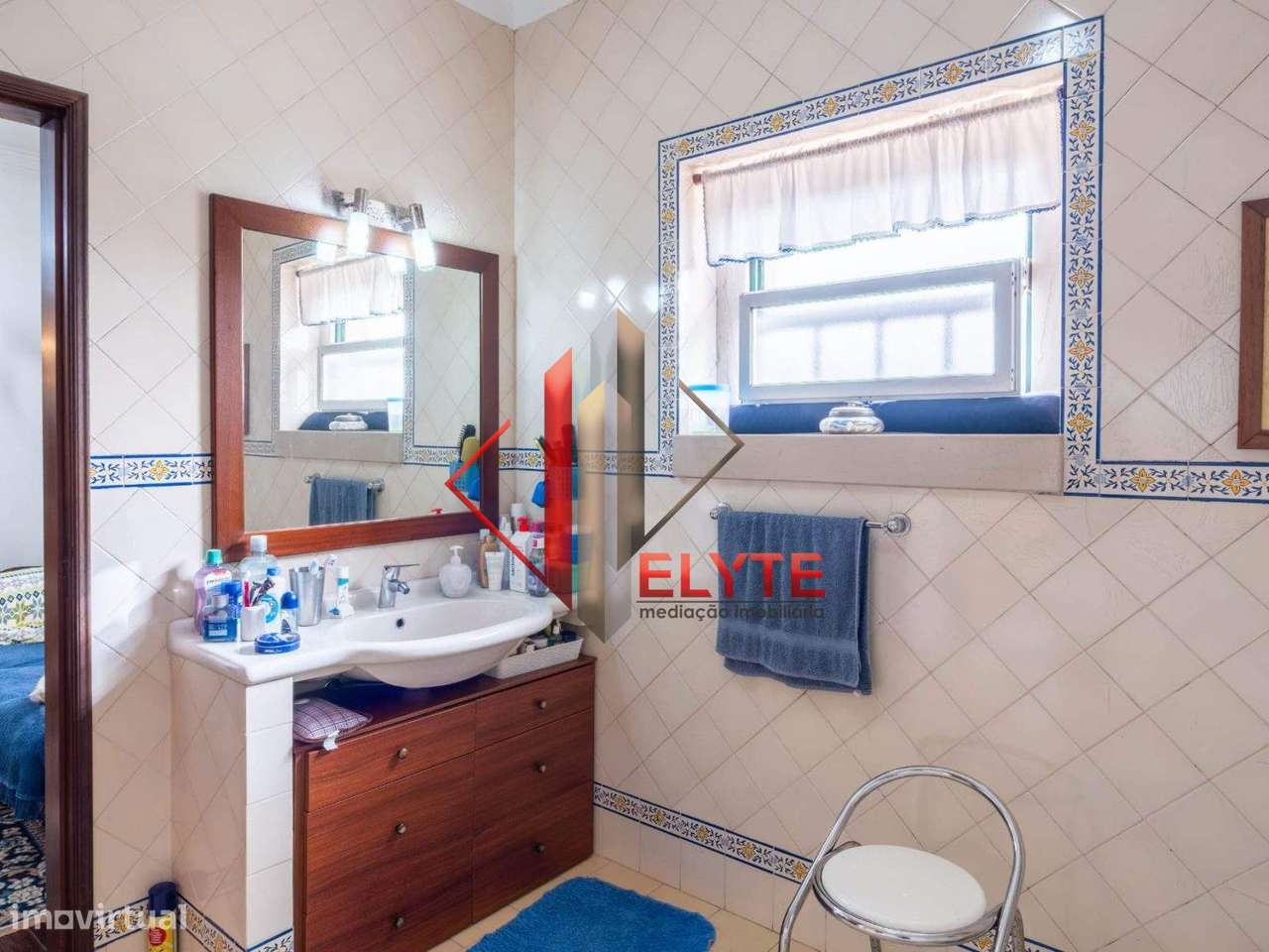 Moradia T7 no centro de Samora Correia-35