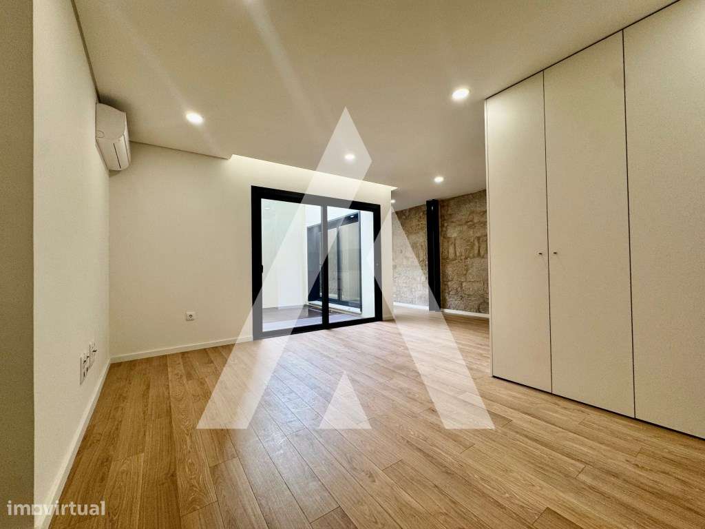 Apartamento T1 com Amplo Terraço no Centro do Porto - Grande imagem: 5/28