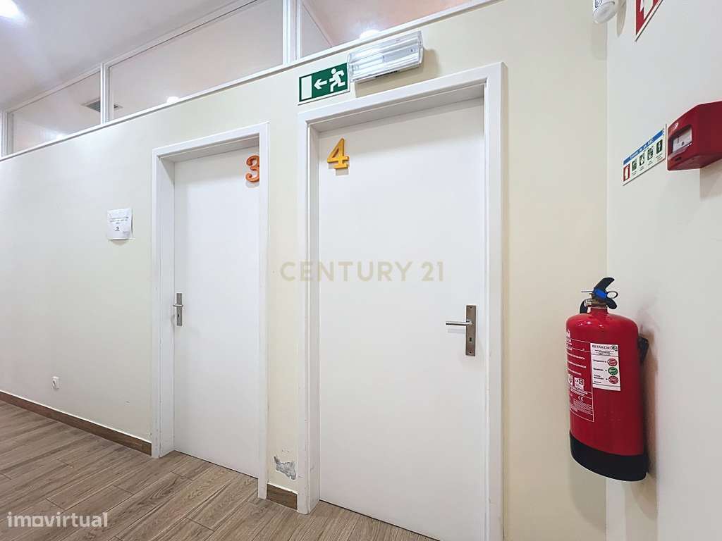 Oportunidade Única: Venda de Clínica em Pleno Funcionamento na Lagoa –-14