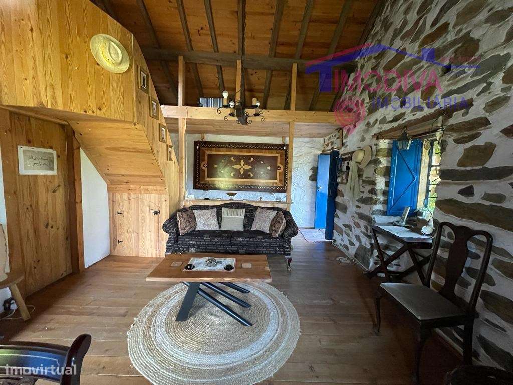 Herdade com 3 casas habitáveis e 2 hectares de terreno - Grande imagem: 2/37