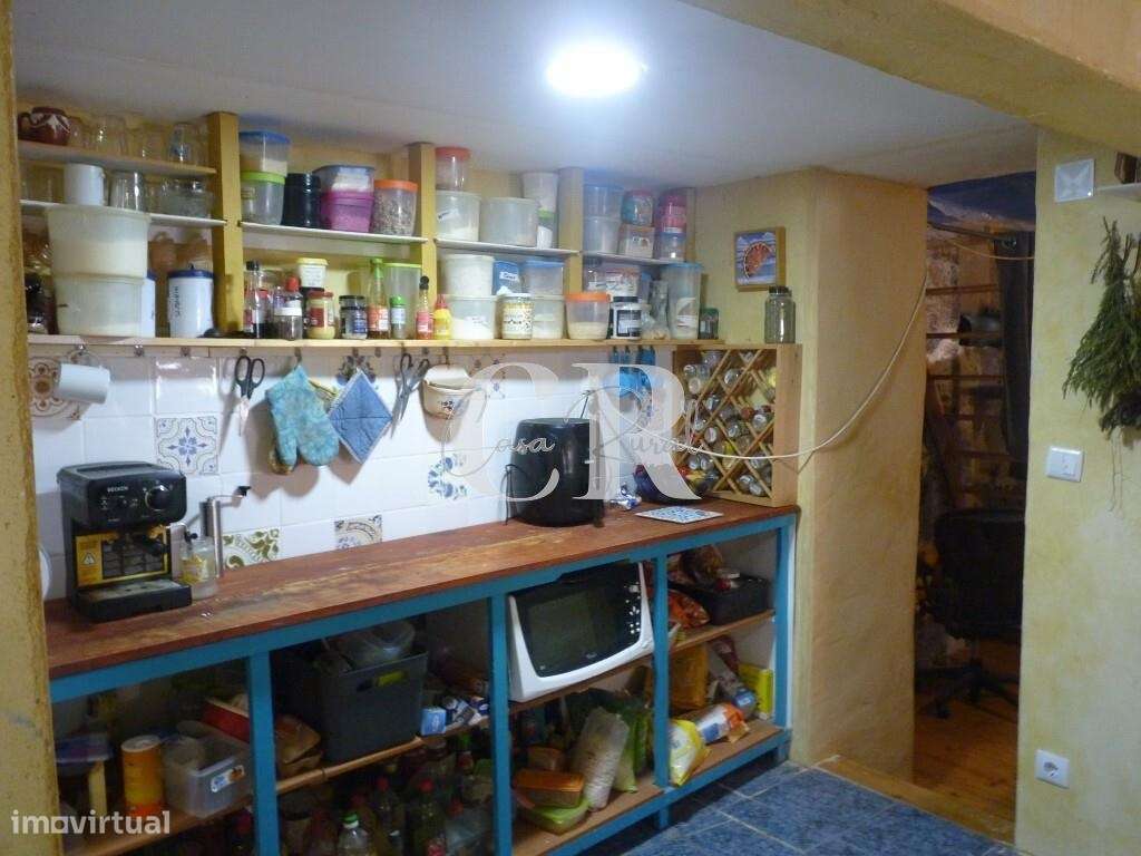 Duas casas habitáveis numa aldeia tradicional de montanha em Alvares,-26