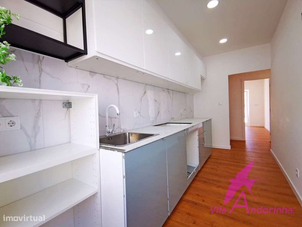 Apartamento T2 no centro da cidade com terraço avançado com vista p... - Grande imagem: 2/15