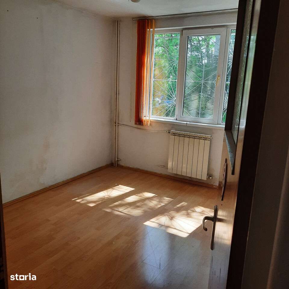 ap 4 camere str Cetatea de Balta S6-11