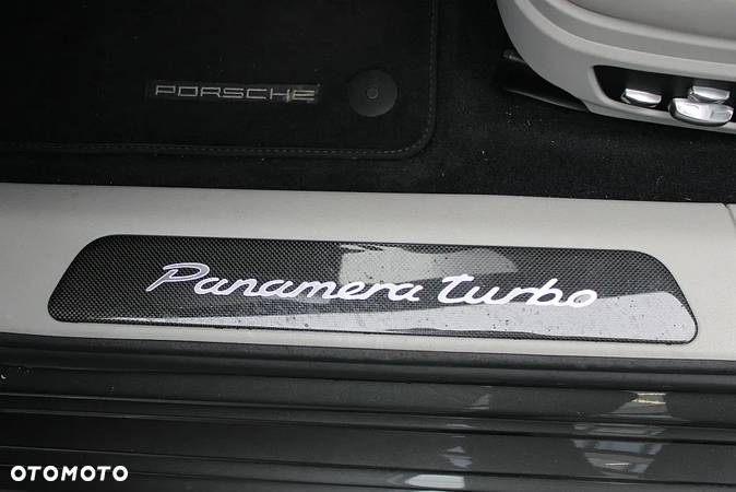 Porsche Panamera Turbo - 37