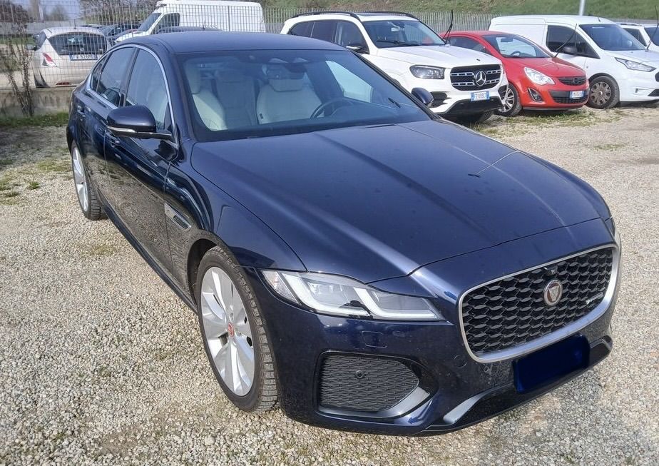 Jaguar XF D200 AWD R-Dynamic SE 2022
