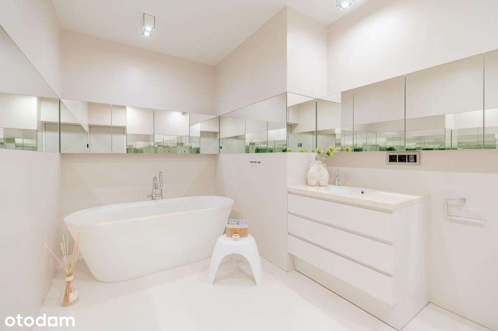 Willa z basenem i dużym ogrodem w Wilanowie-17