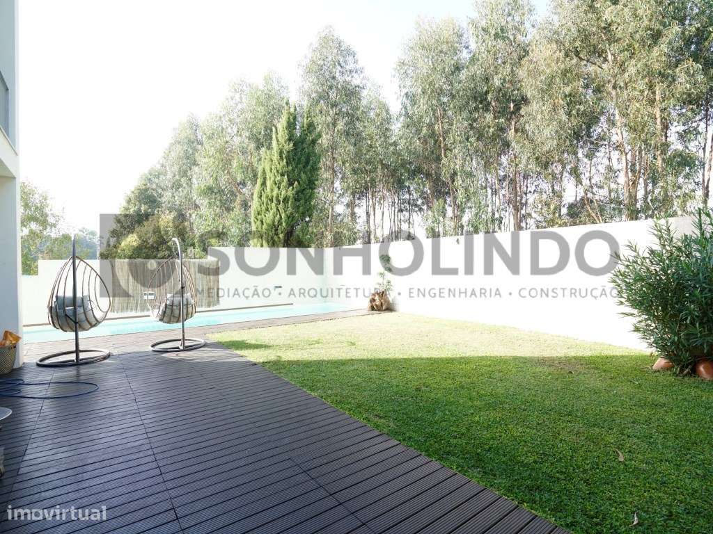 Moradia T4 com piscina de 3 frentes com excelentes áreas, tanto a n...-22