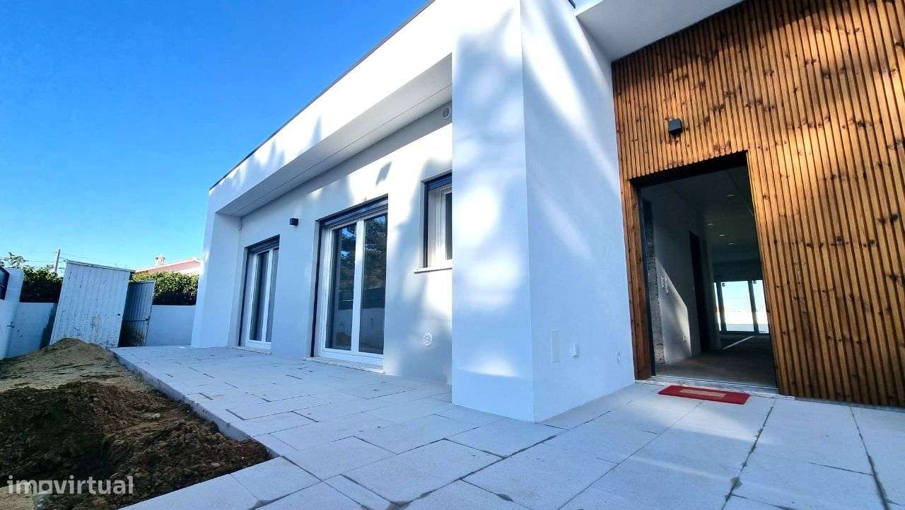 Moradia Térrea, com piscina – Azeitão-0